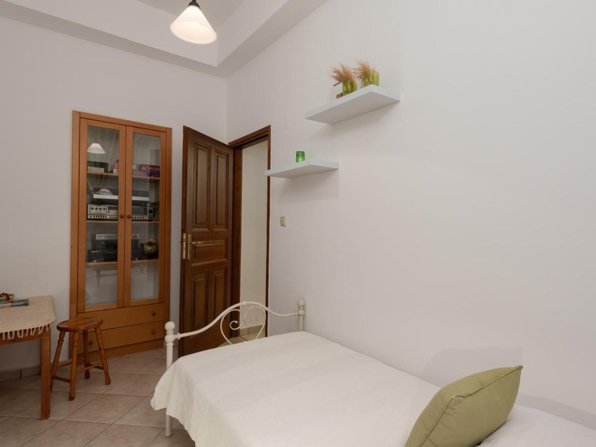 Aura Traditional Apartment Prinés エクステリア 写真
