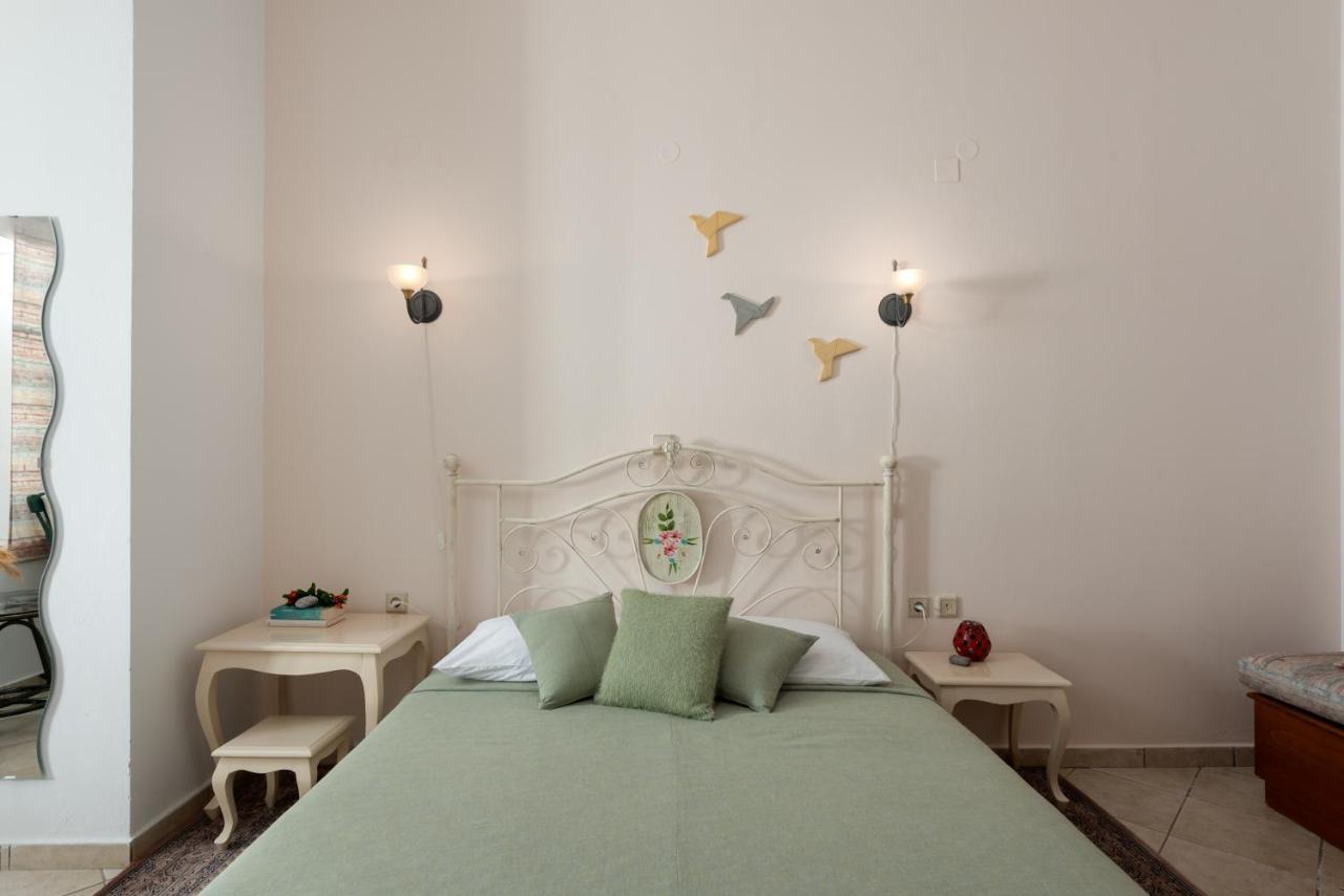 Aura Traditional Apartment Prinés エクステリア 写真