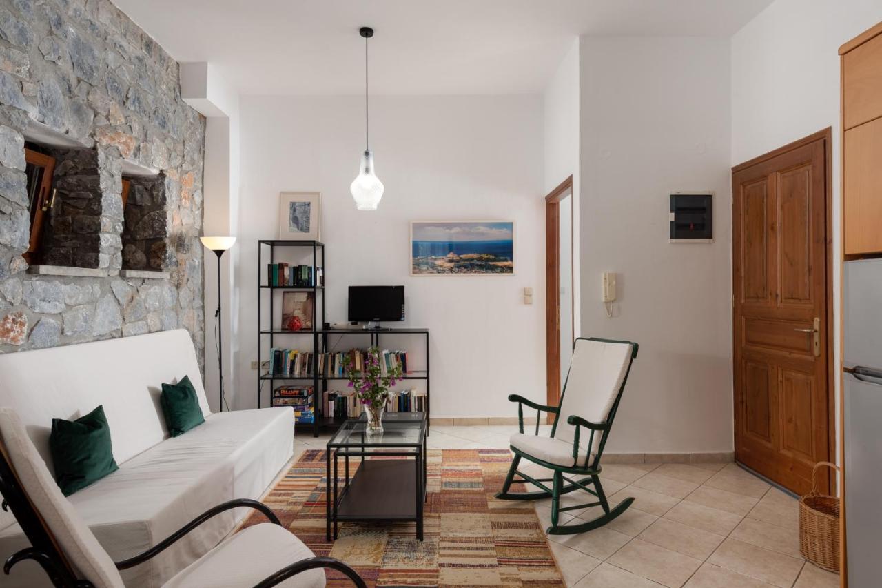Aura Traditional Apartment Prinés エクステリア 写真